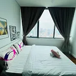 Kuala Lumpur Luxury Suites By Tasu Homes